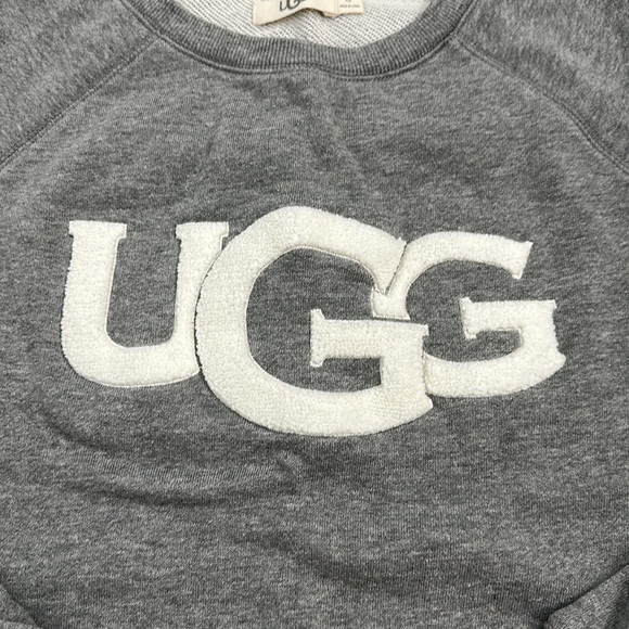!SOLD! UGG Fuzzy Logo Crewneck Sweatshirt - Picture 3 of 5